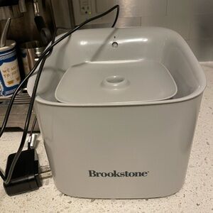 Brookstone motion activated pet water dispenser